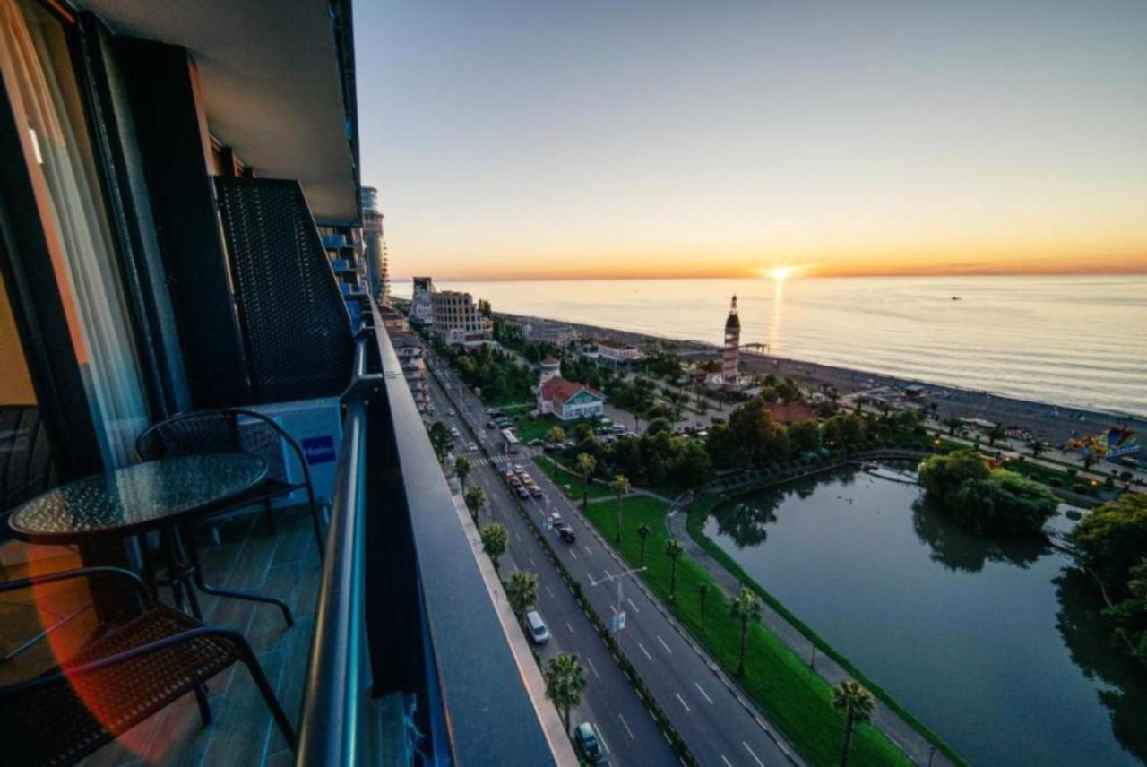 Orbi City Twins Tower Batumi Exteriör bild