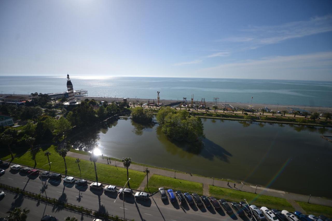 Orbi City Twins Tower Batumi Exteriör bild
